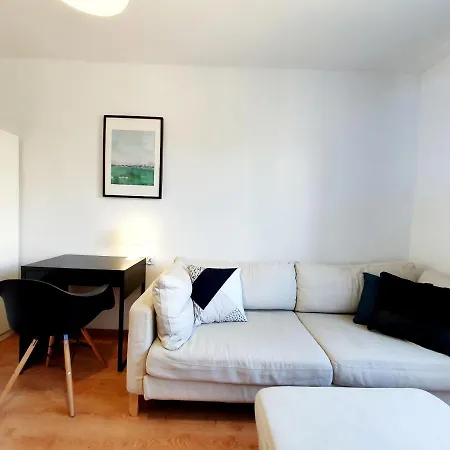 Male Mieszkanie Przy Plazy - 3 Maja 17 Apartment